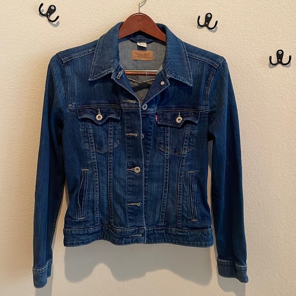 Size Large Levi Jean jacket